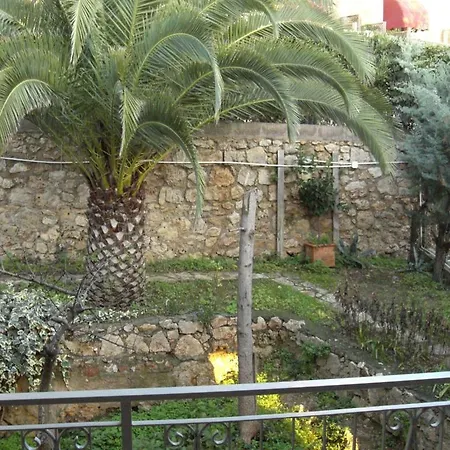 Casa Alle Coste Con Vista 招待所 3*